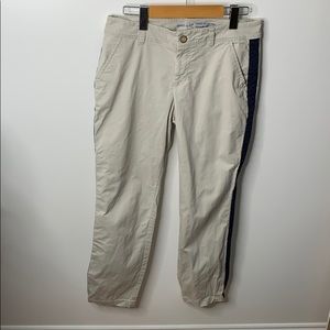 GAP khakis vintage rolled crop pants size two reg